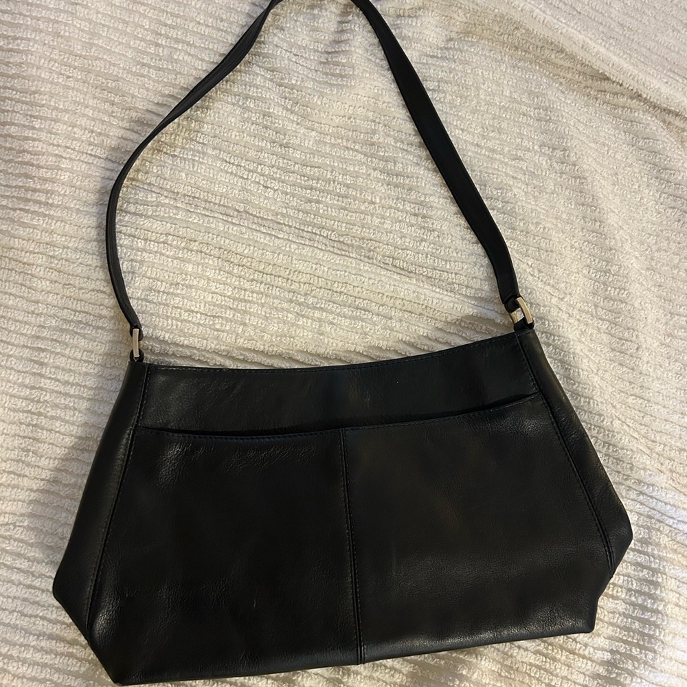Wilson’s Black Leather Shoulder Bag